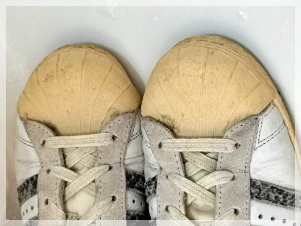 実際にスニーカーをワイドハイター＋ラップで漂白してみた手順【画像付き】